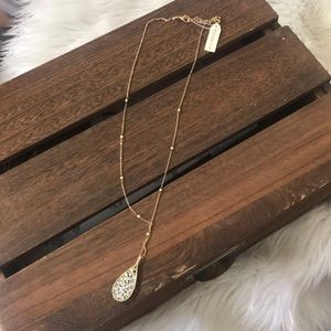 Splendid iris necklace